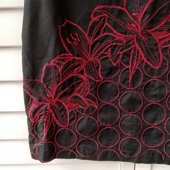 Desigual Black Fitted Dress Size 10 Embroidered Floral BNWT - Picture 5 of 15